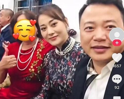 Hình ảnh được cho là về Shark Bình về ra mắt gia đình nữ diễn viên