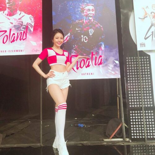 Cô nàng xuất hiện tại chương trình "Nóng cùng World Cup"