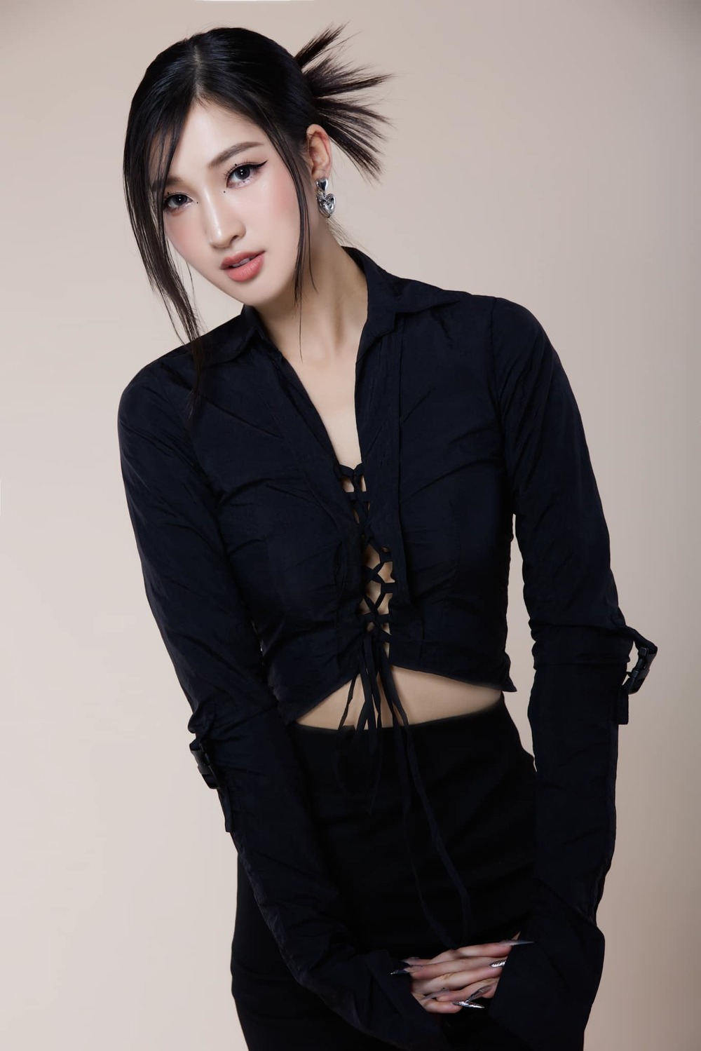 Một tạo hình khác của Á hậu 2