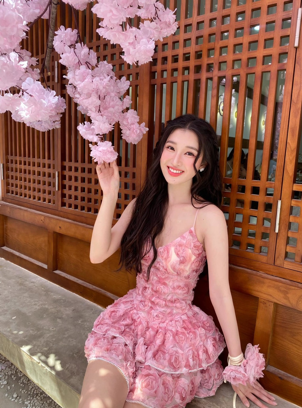 Nụ cười kẹo ngọt của nàng hậu