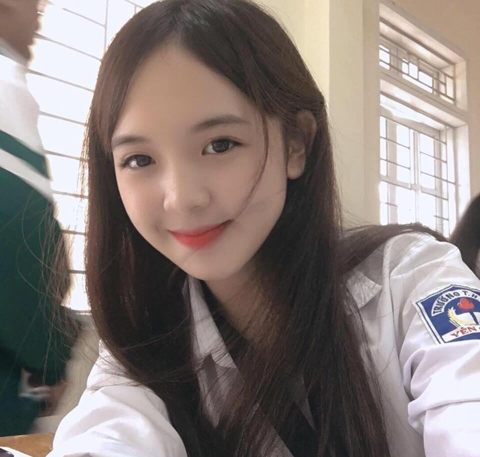 Hot teen Trần Huyền Châu thời còn đi học