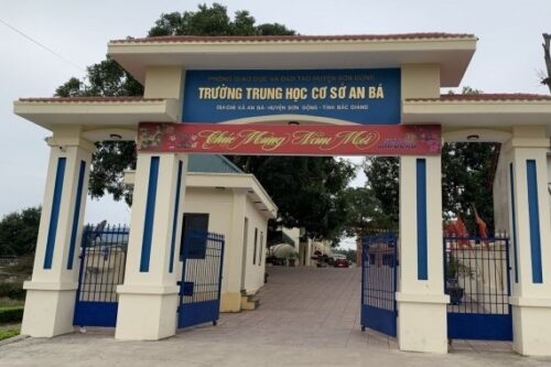 Ngôi trường mà nữ sinh đang theo học