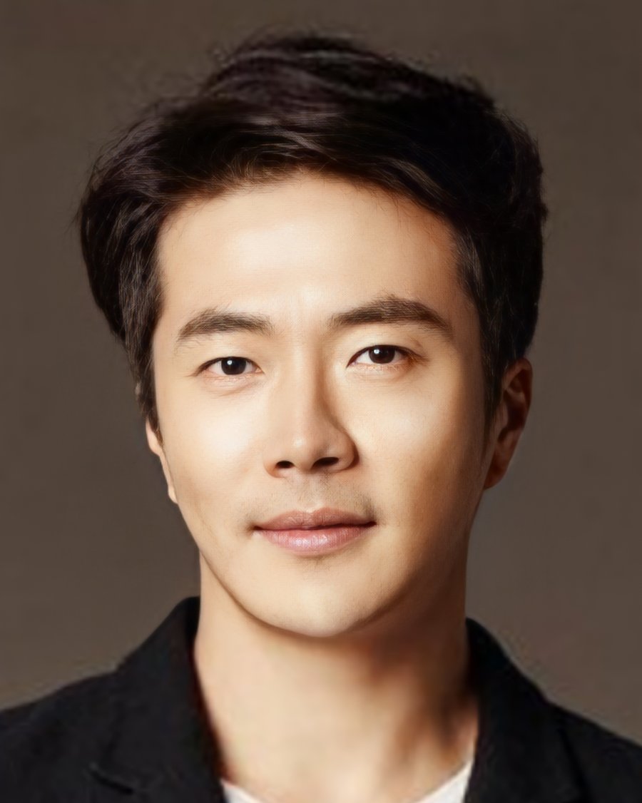 Vẻ đẹp "hút hồn" phái nữ của diễn viên Kwon Sang Woo